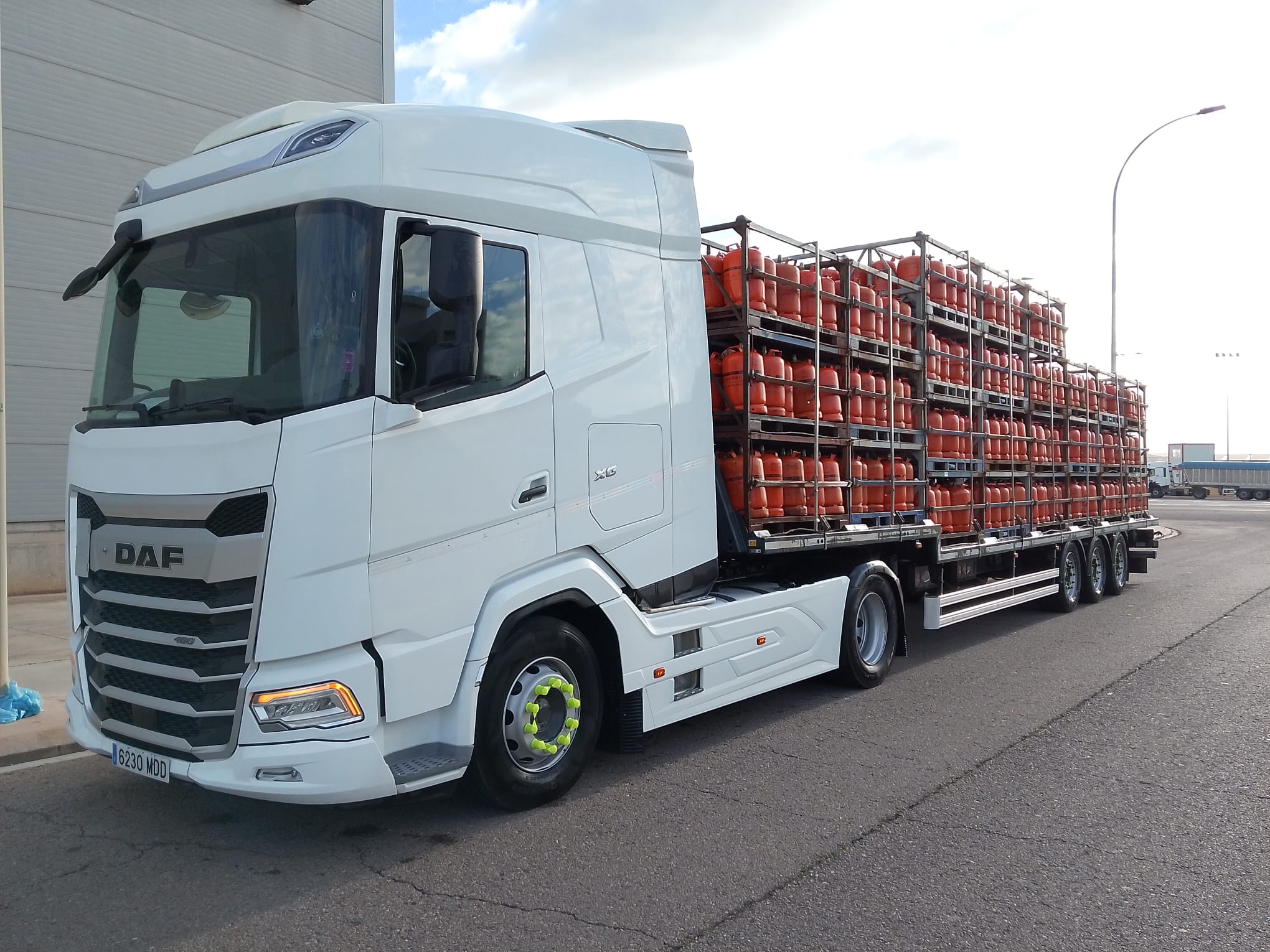 Nuestra amplia flota de camiones.